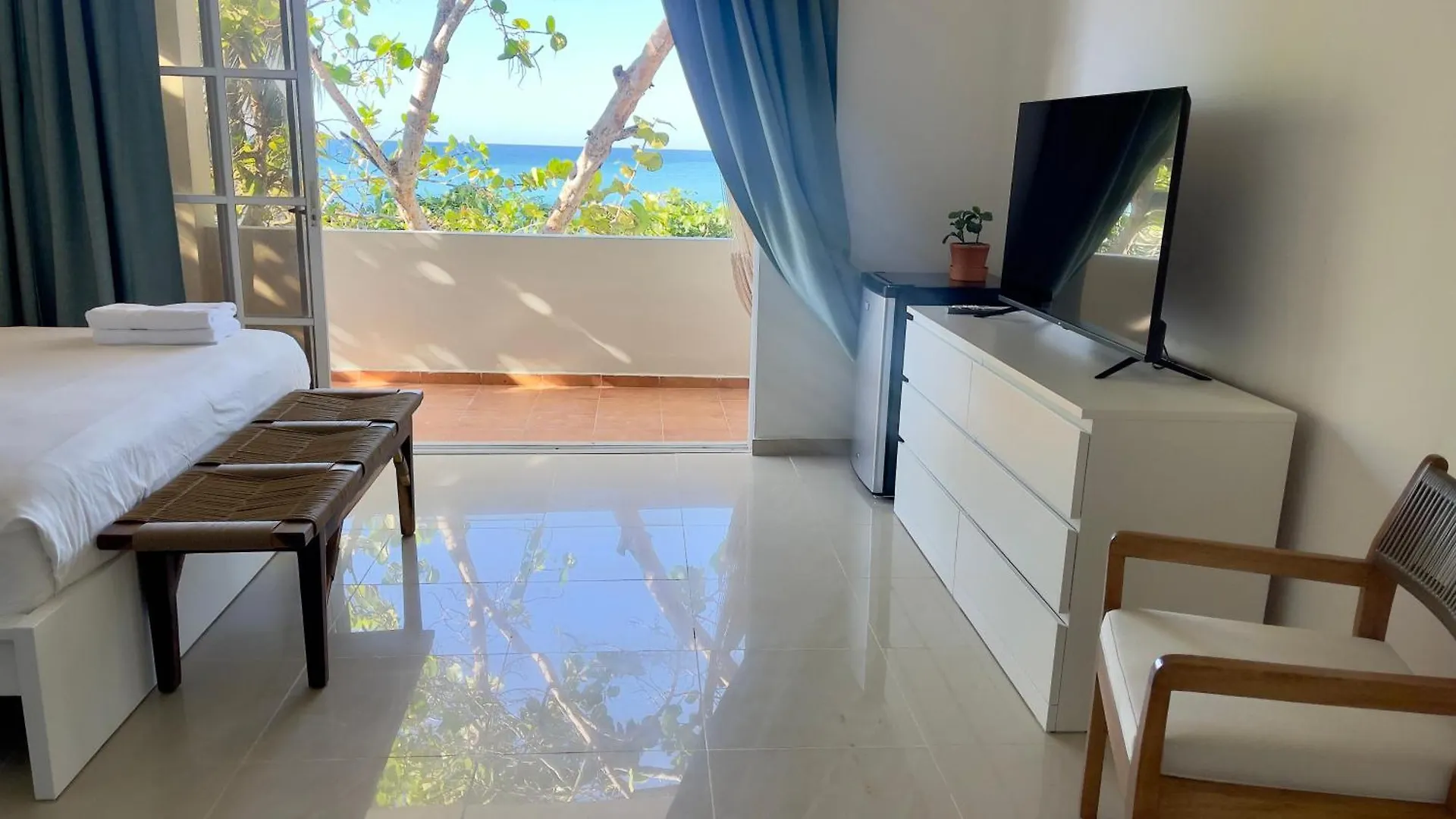 Blue Island Punta Rucia Hotel